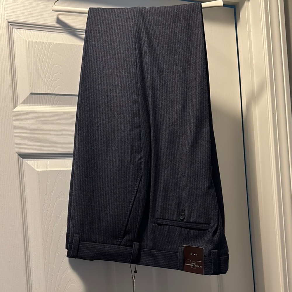 Black Brown brand men’s dress pants in Navy with lighter blue Pinstripe, NWT